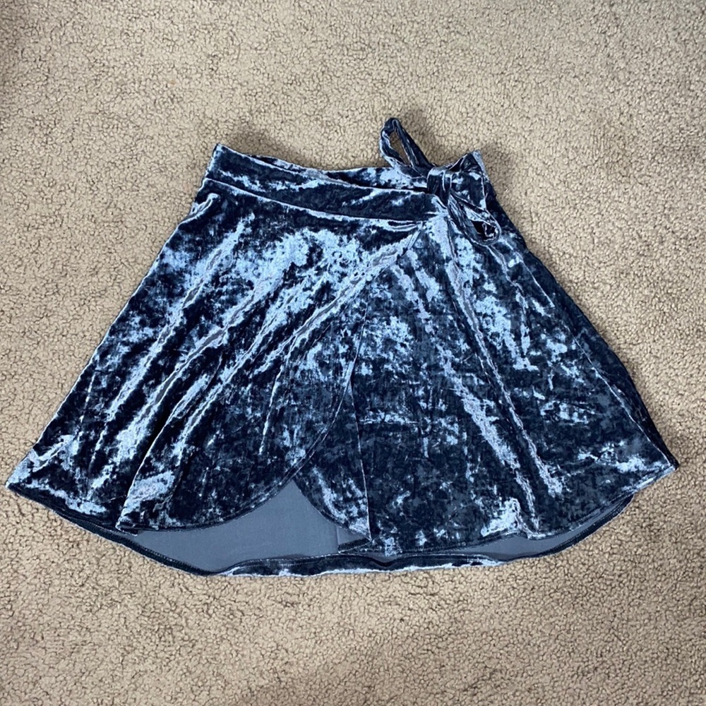 American eagle velvet tie wrap skirt